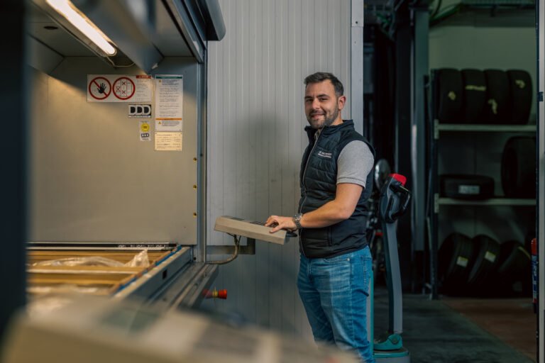 Van Trier - Magazijnier-7